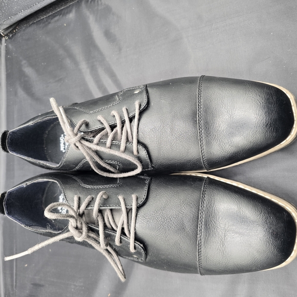 Sonoma Black Oxfords with Classic Leather Design - Picture 4 of 8